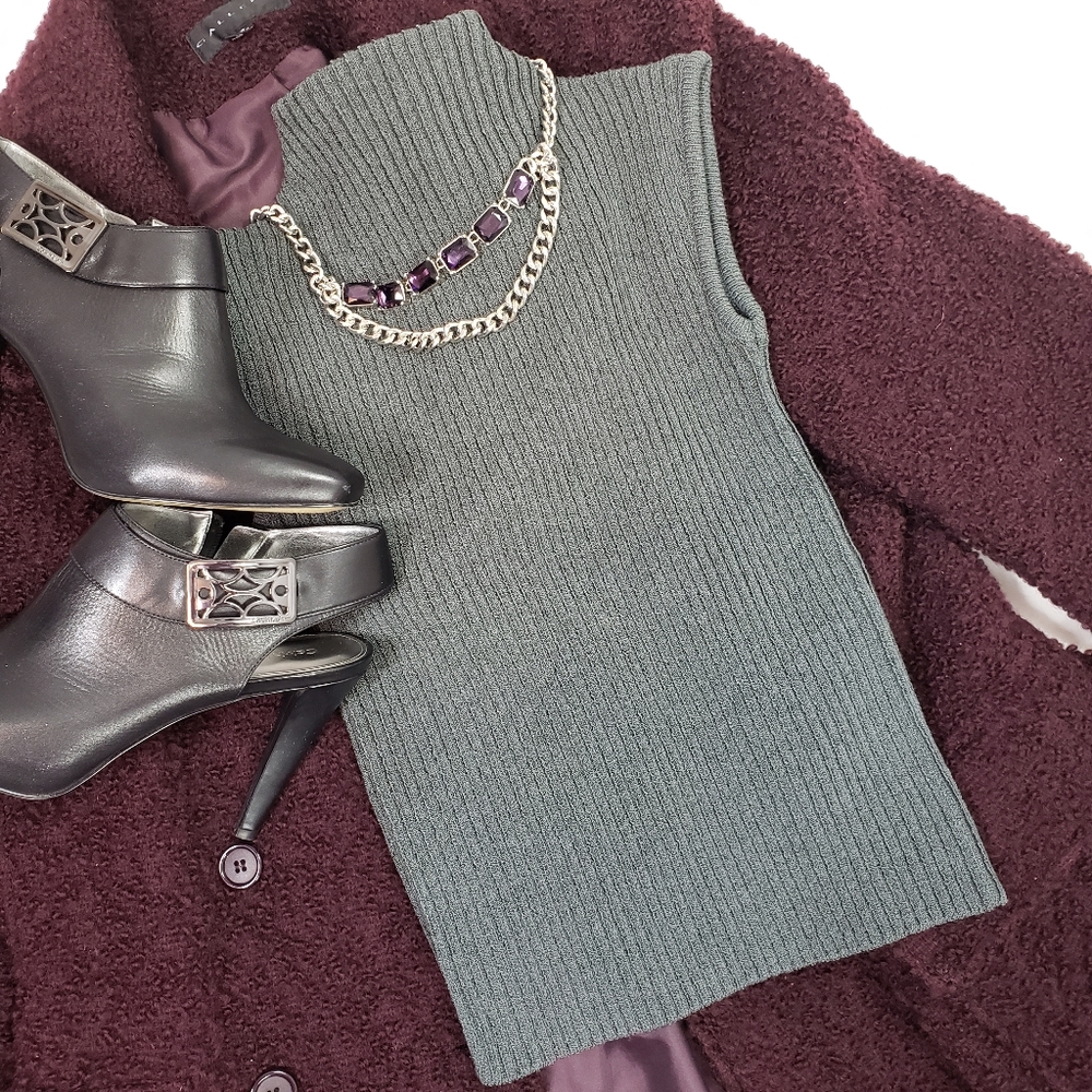 Victoria's Secret Moda Int'l gray sweater, Size S